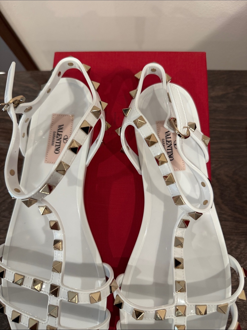 Valentino Garavani.Rockstud Flat Rubber White Women's Sandals. Authentic